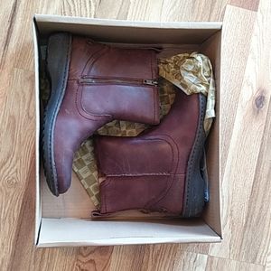 UGG Women's Neevah Boots